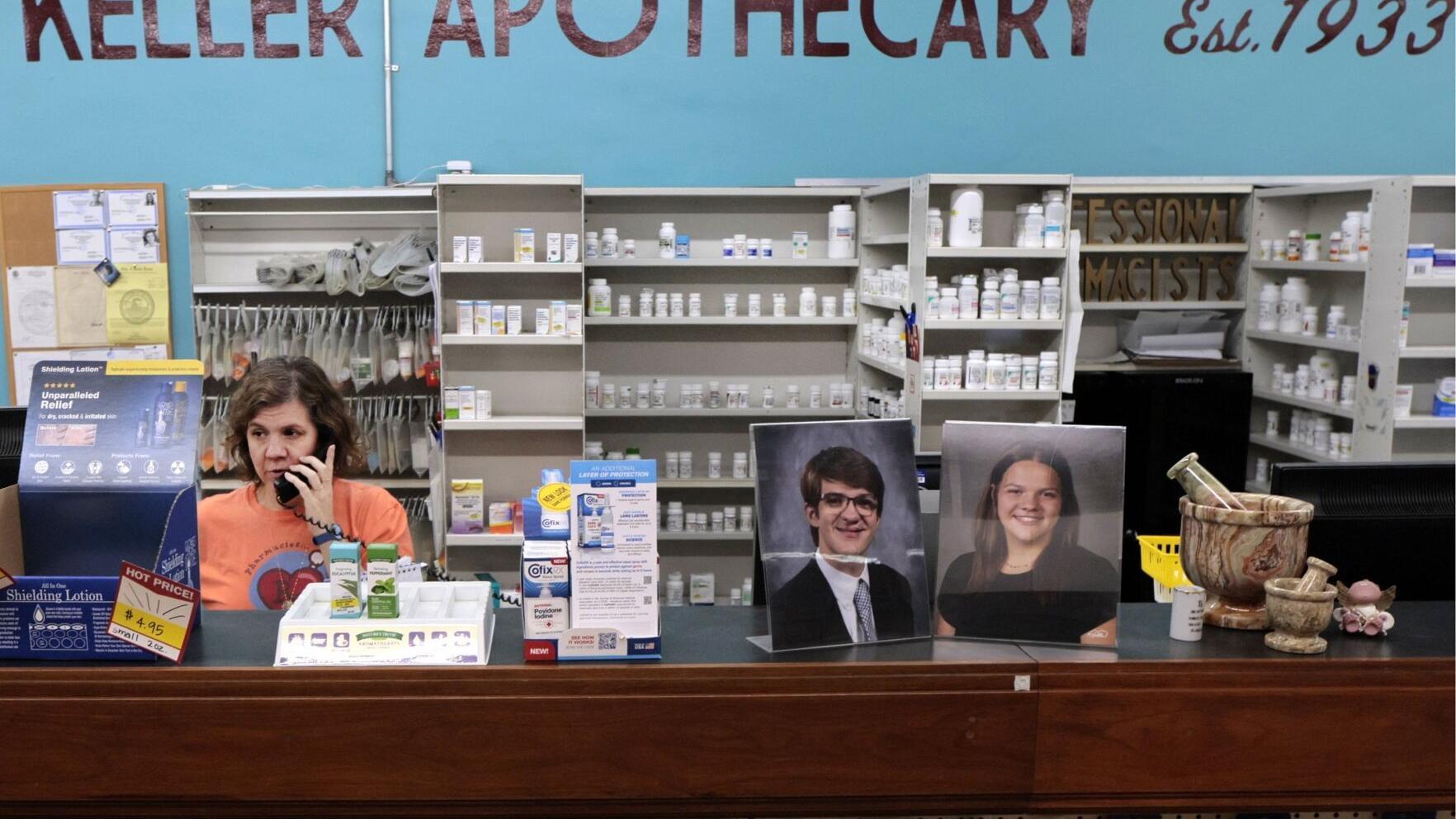 To save small drugstores, Missouri’s Hawley again joins forces with a Massachusetts liberal
